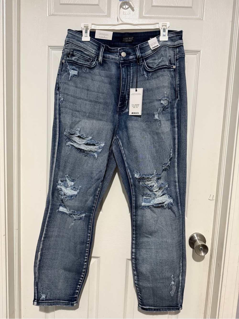 JUDY BLUE Distressed Jeans NWT 18